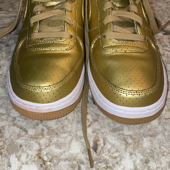 Nike Air Force 1 - Picture 4 of 12